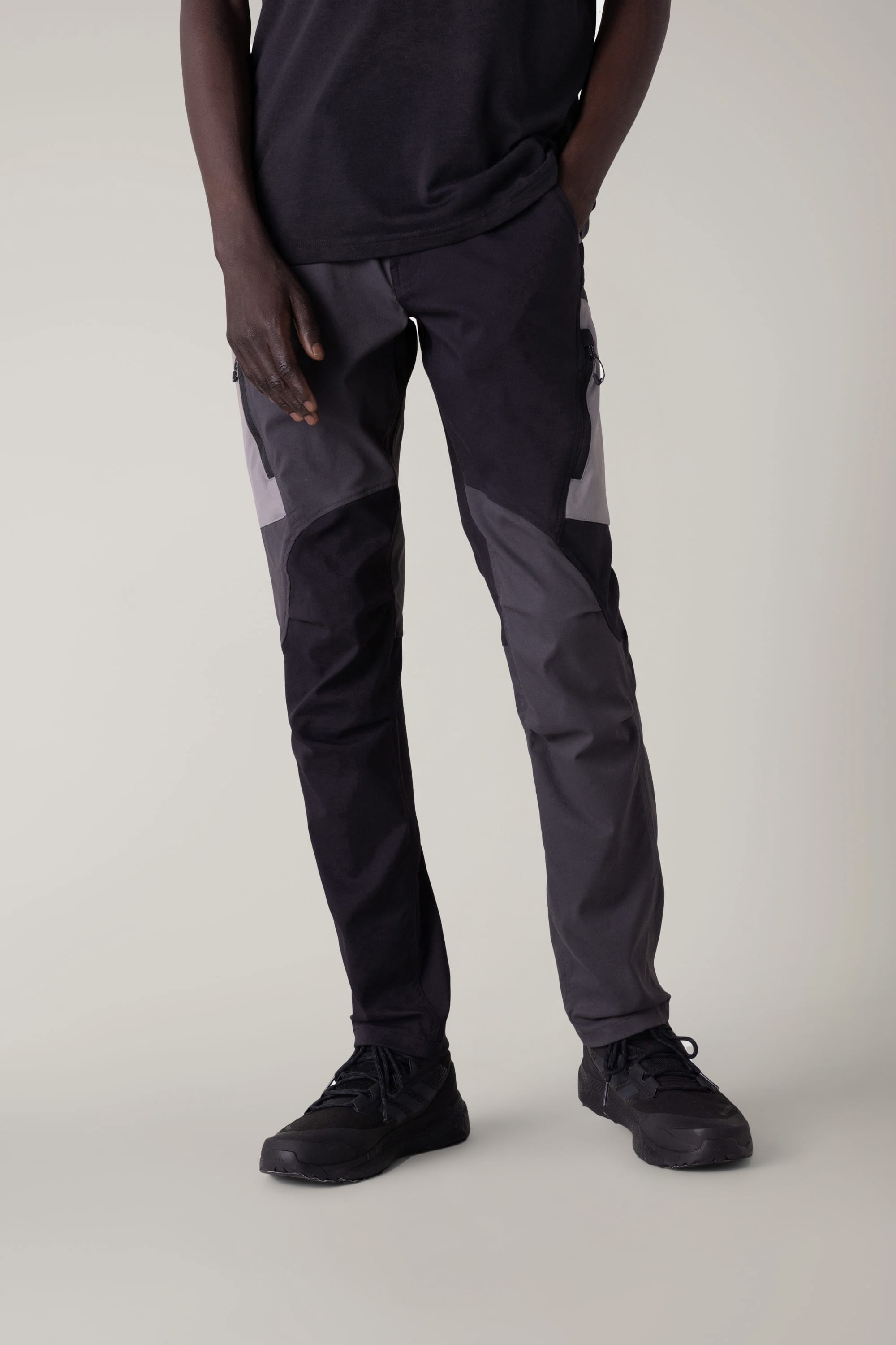 BLACK COLORBLOCK