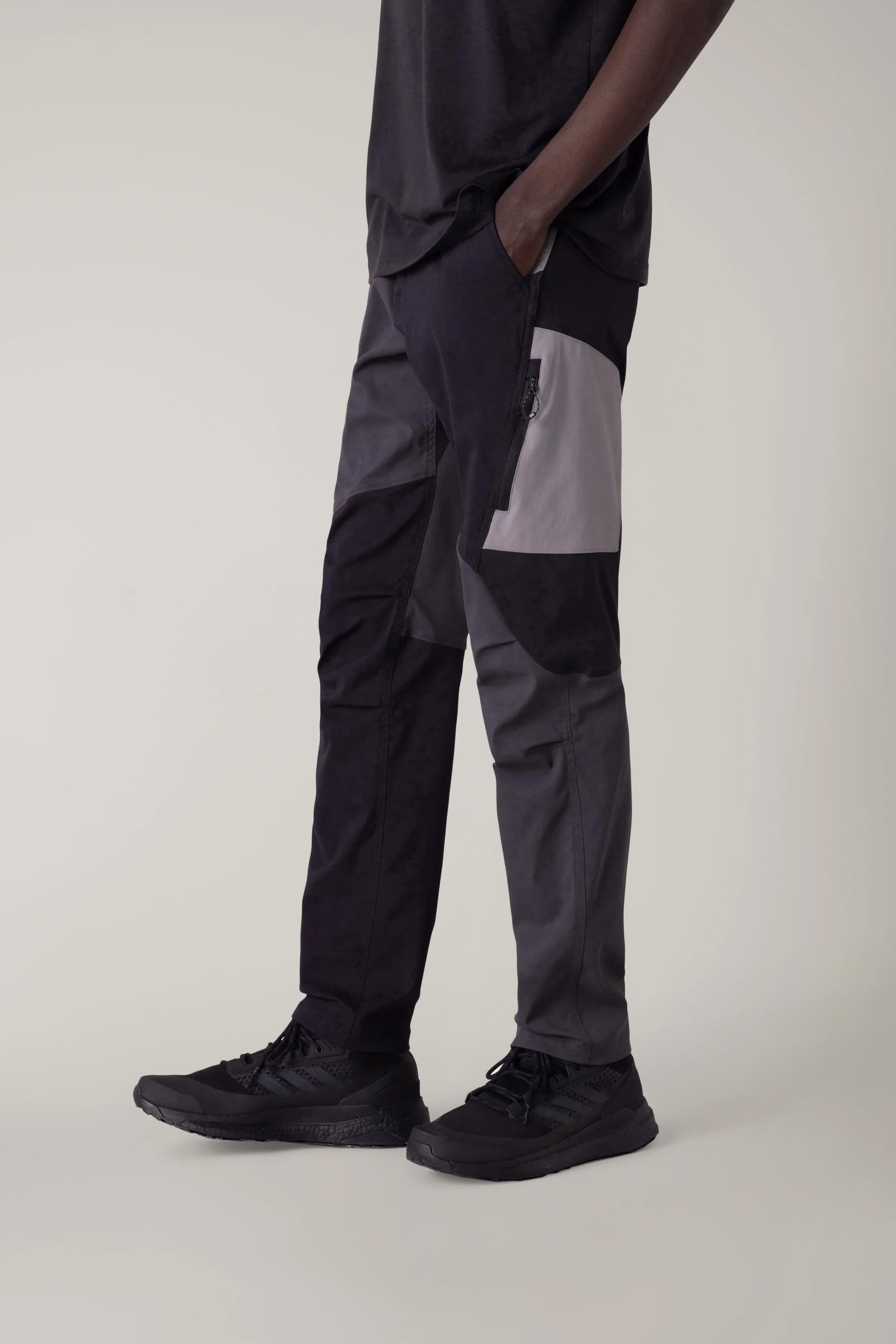 BLACK COLORBLOCK