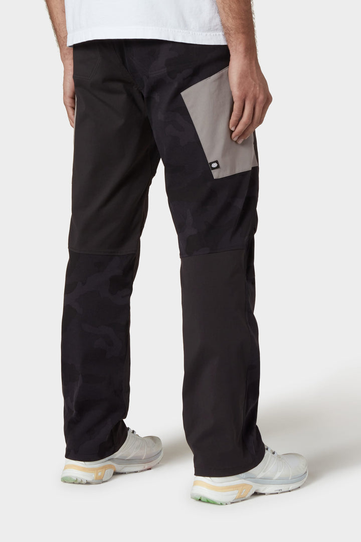 686 Men's Anything Cargo Pant - Relaxed Fit — BLACK CAMO COLORBLOCK (vista 2)