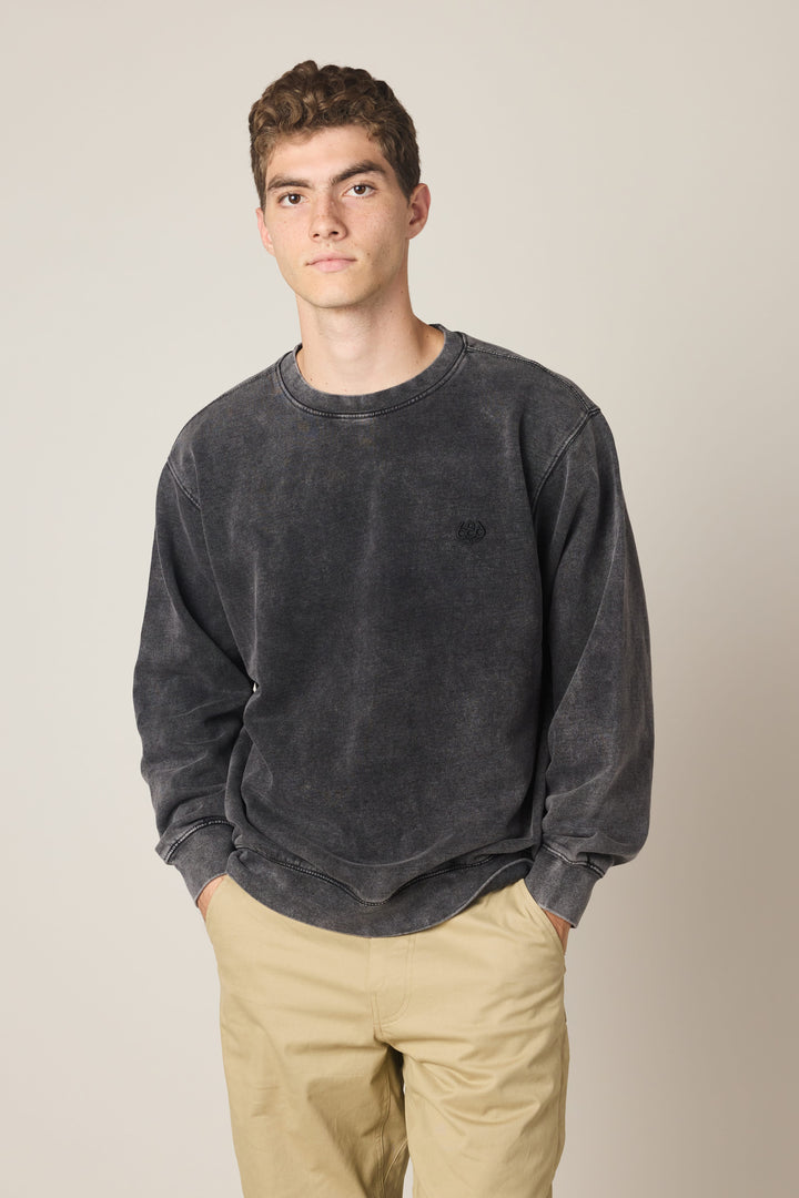 686 Wreath Relaxed LS Crewneck — MINERAL BLACK