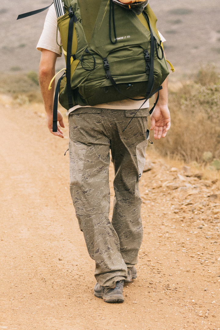 686 Men's Anything Cargo Pant - Relaxed Fit — OLIVE STORM COLORBLOCK (vista 2)