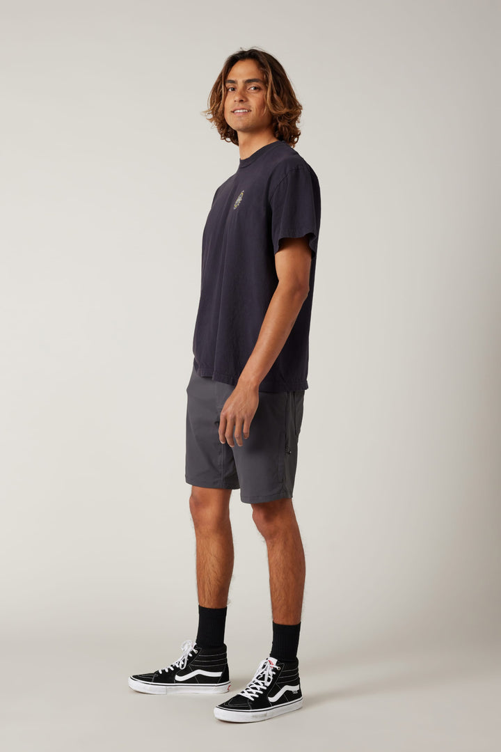 686 Men's Everywhere Hybrid Short — CHARCOAL (vista 2)
