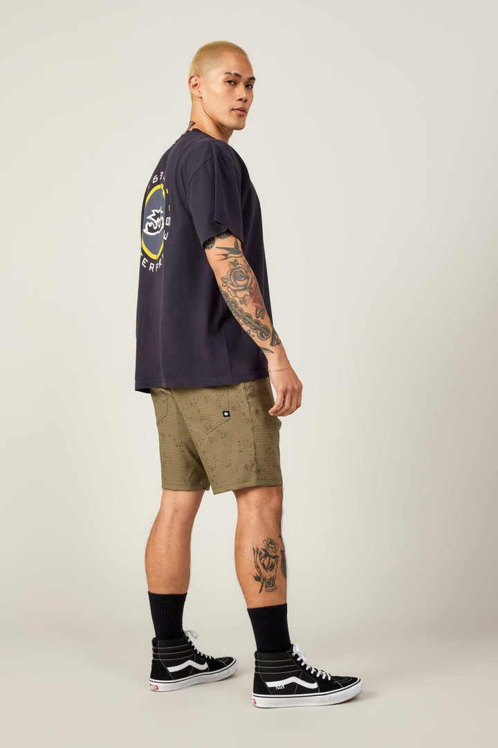 686 Men's Everywhere Hybrid Short — DESERT GRID SAGE (vista 2)