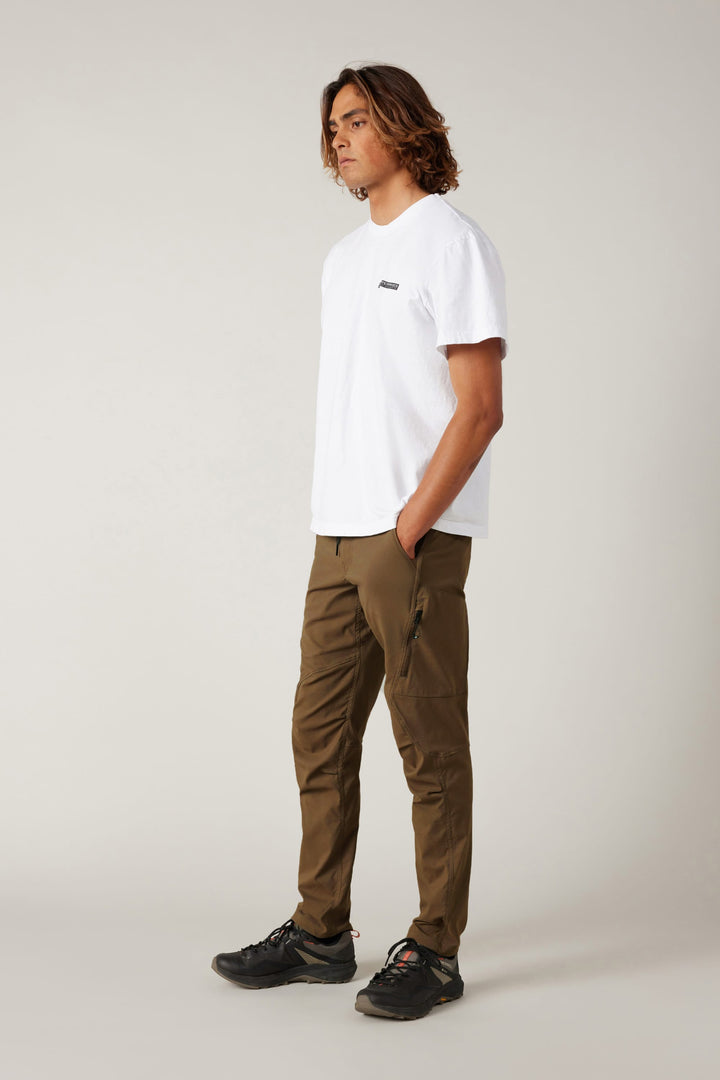 686 Men's Anything Cargo Pant - Slim Fit — DARK KHAKI (vista 2)