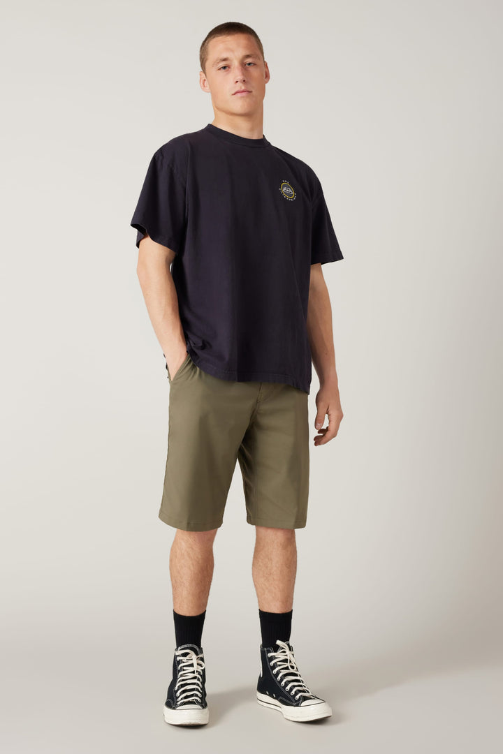 686 Men's Everywhere Hybrid Short - Relaxed Fit — DUSTY FATIGUE (vista 2)