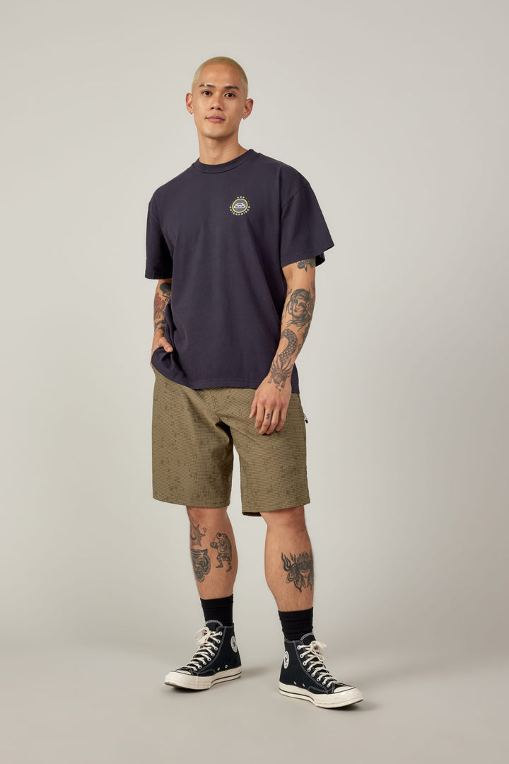 686 Men's Everywhere Hybrid Short - Relaxed Fit — DESERT GRID SAGE (vista 2)