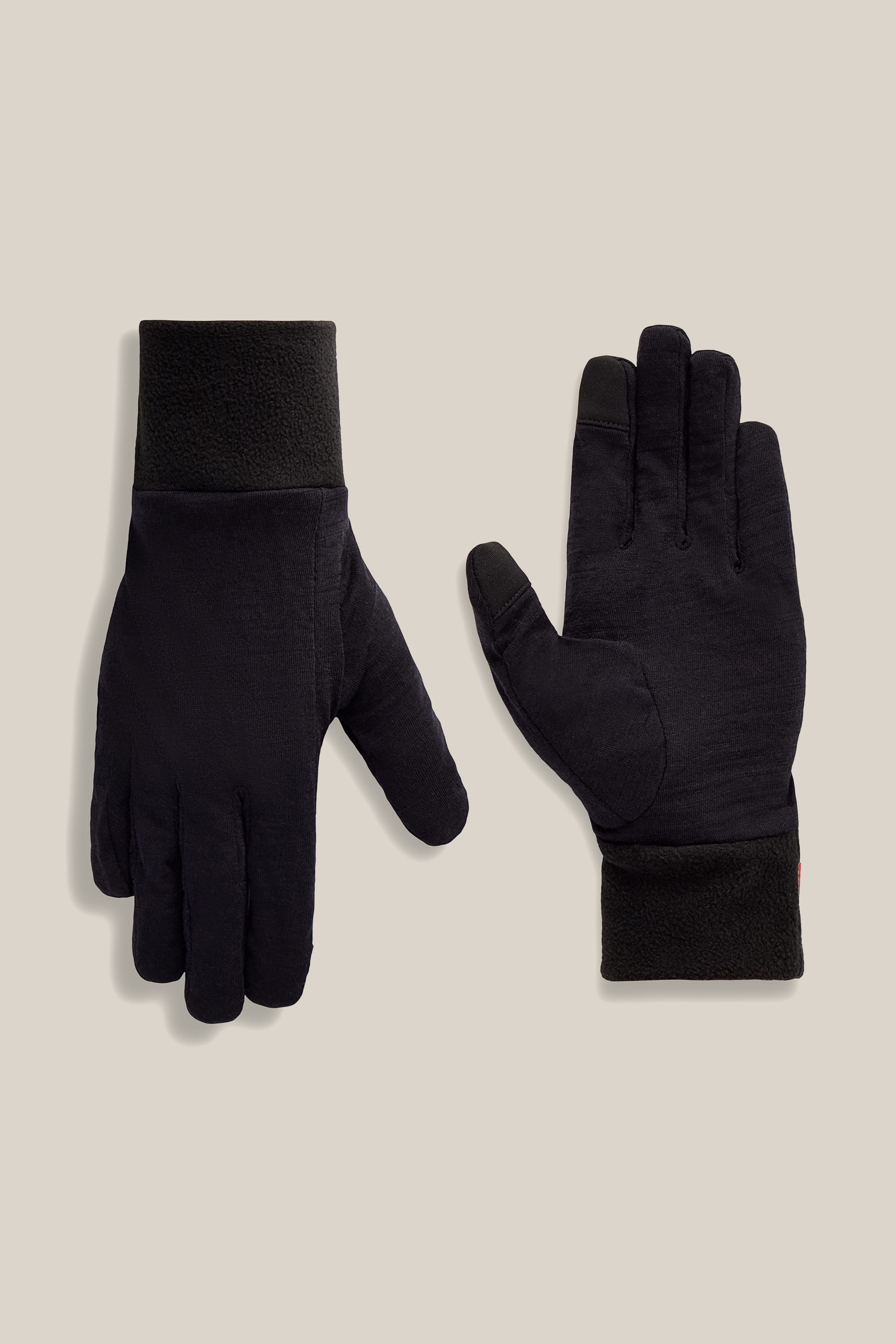 A pair of 686 Women’s GORE-TEX® SMARTY® 3-In-1 Gauntlet Mitts is displayed on a light beige background, with one mitt showing the palm side and the other showing the back.