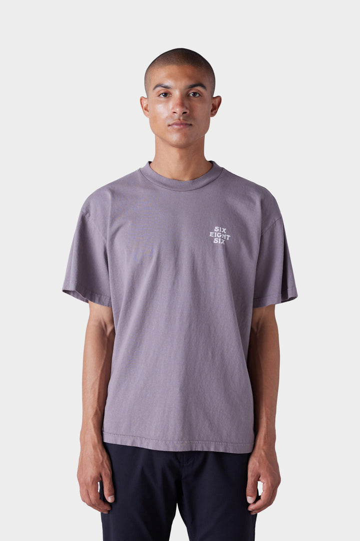 686 Men's Sun on the Hill Short Sleeve Tee — CHARCOAL (vista 2)