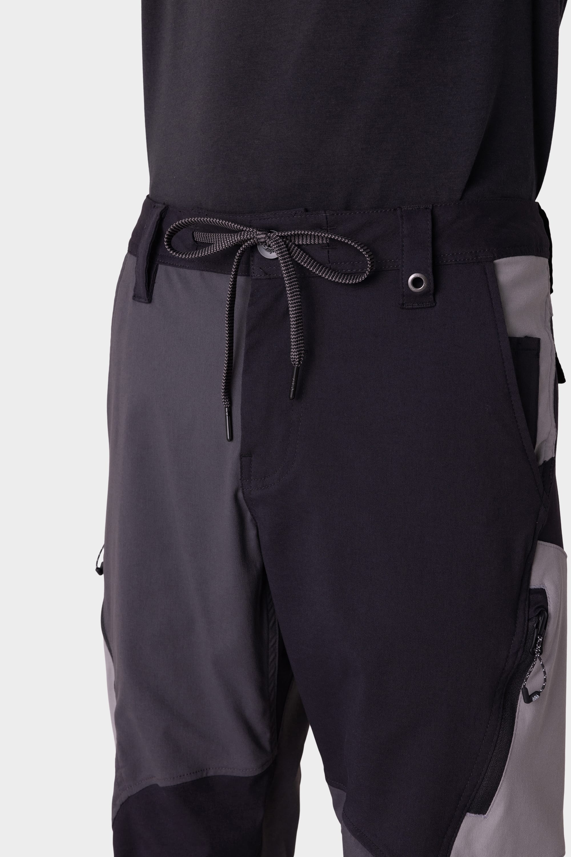 BLACK COLORBLOCK