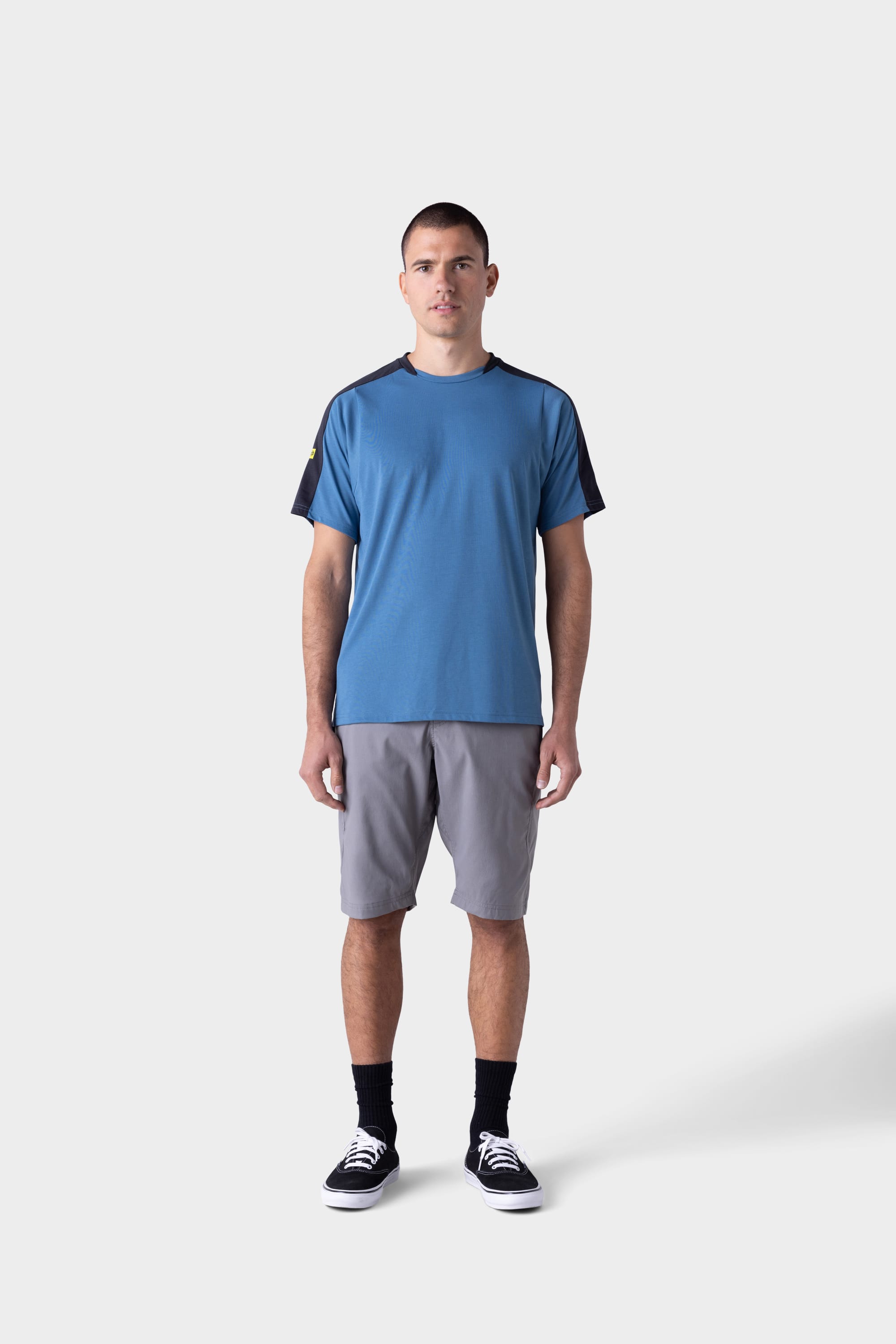 GREY COLORBLOCK